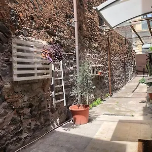  Appartamento Vicolo Lavico Italia