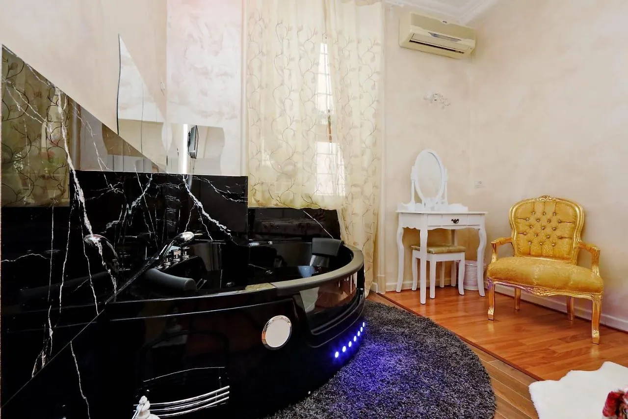 Apartment L&S Jacuzzi Home Rome Italy
