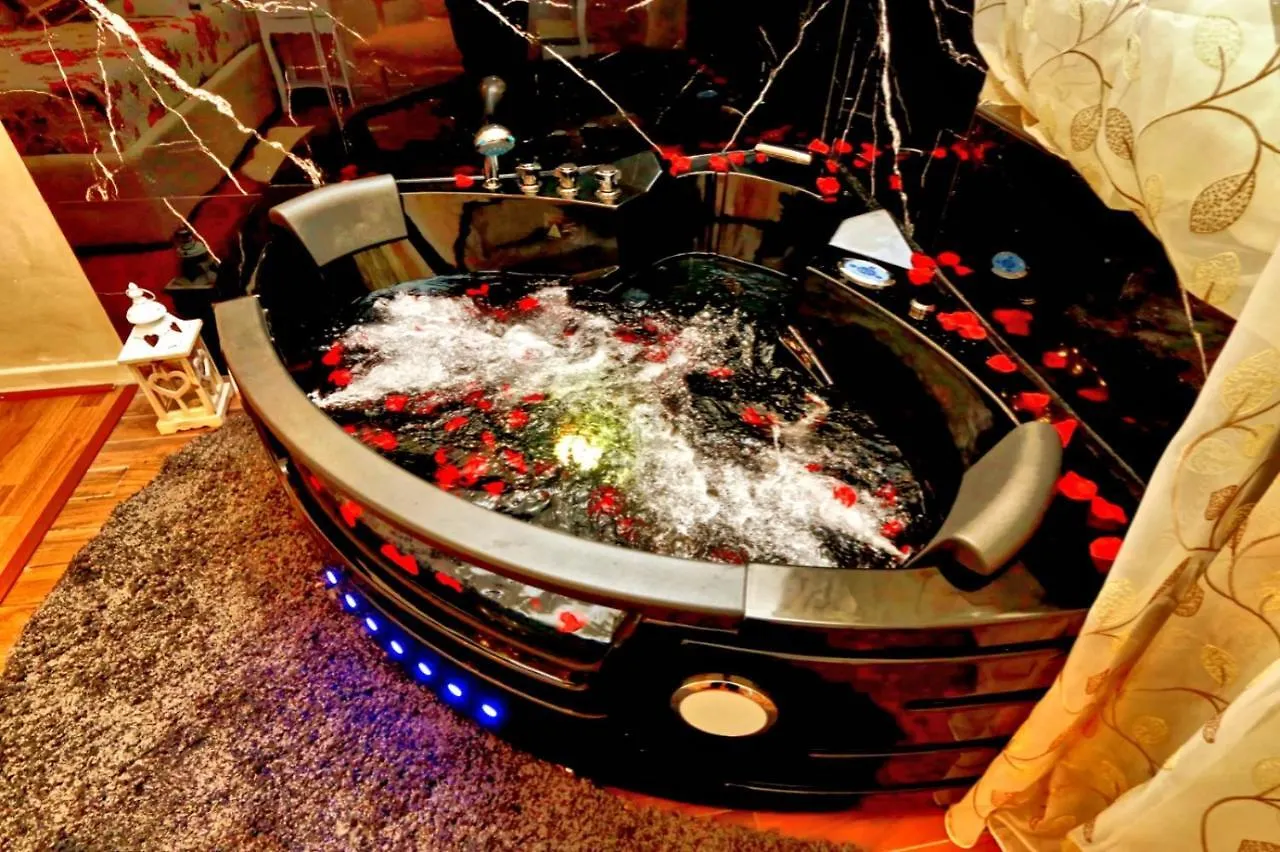 L&S Jacuzzi Home Rome Italy